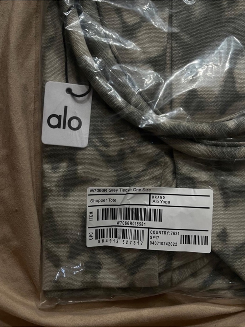ALO Yoga Gray and White Tie-Dye Canvas Tote - Picture 4 of 5